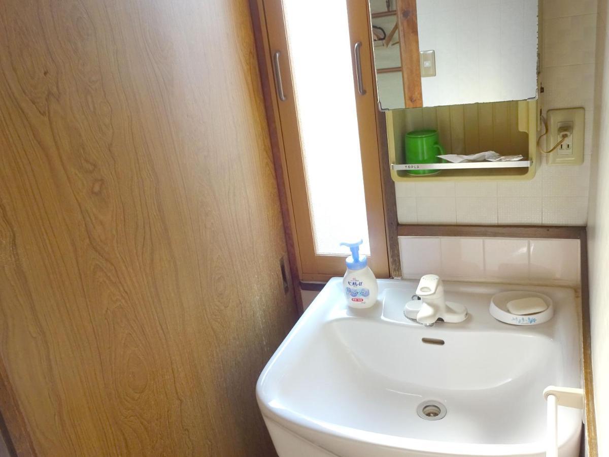 Japanese-Style Single Room with Shared Bathroom
