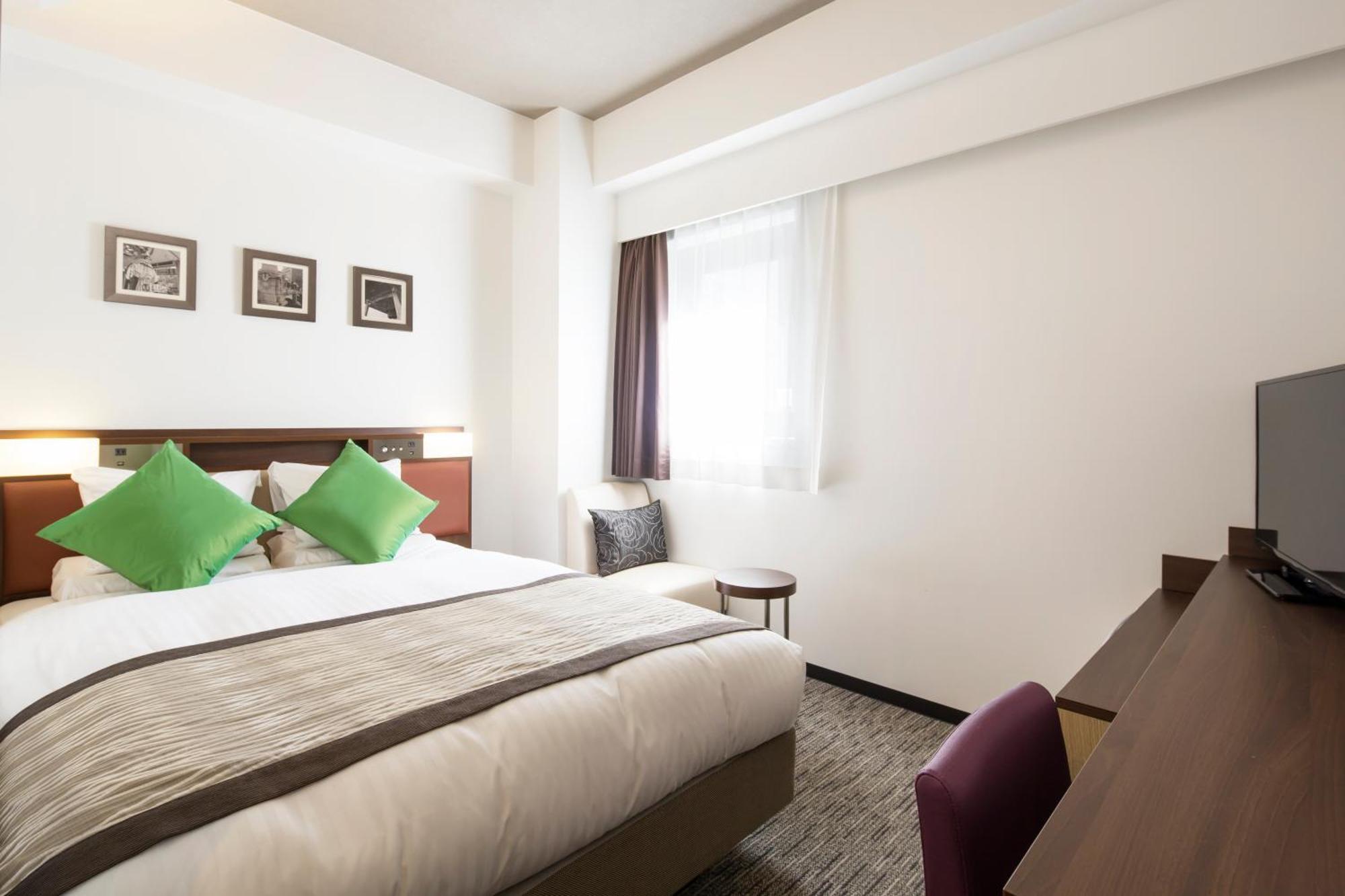 Standard Double Room - Non-Smoking,704728786:JPEG