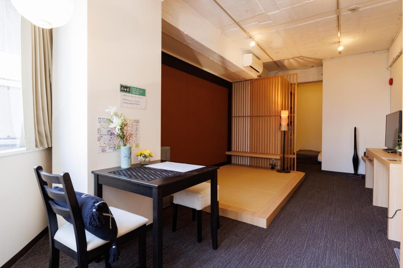 Apartment with Shower,1226553755:JPEG