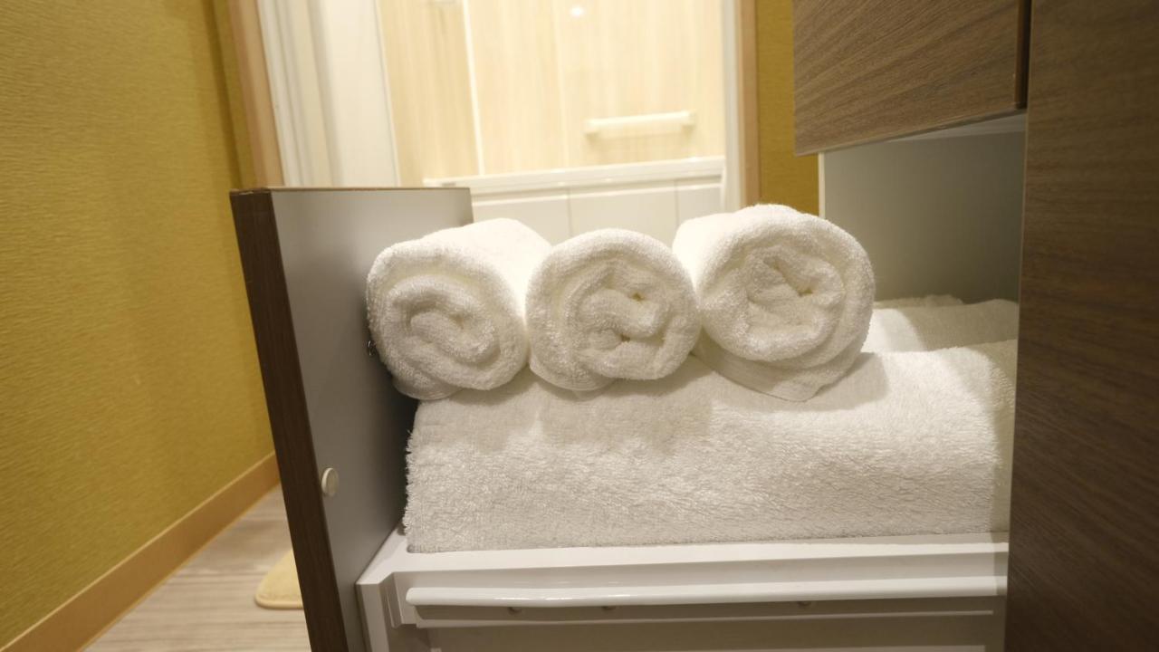 Family Room with Bathroom,1267012510:JPEG