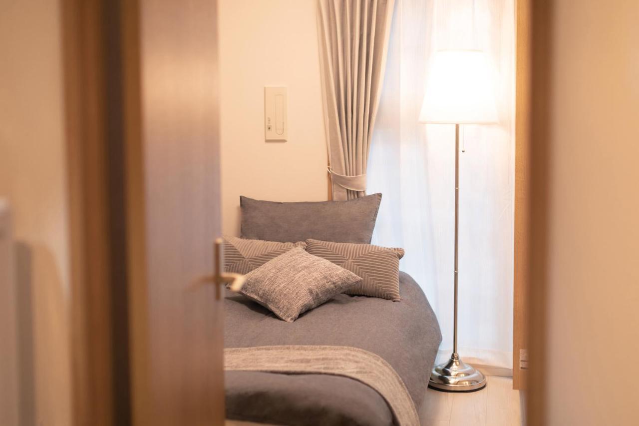 One-Bedroom Apartment,1465783082:JPEG