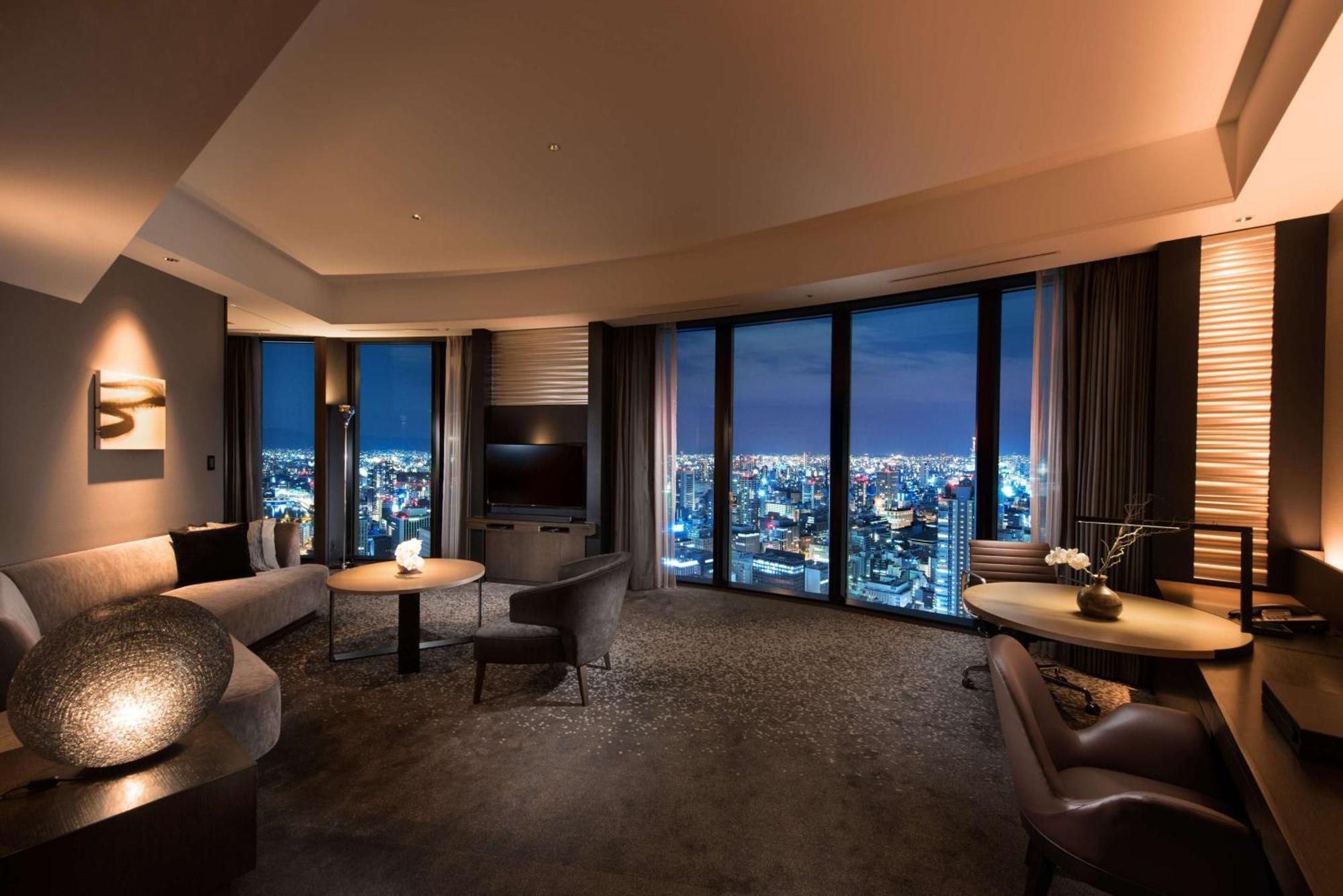 Executive Corner King Suite