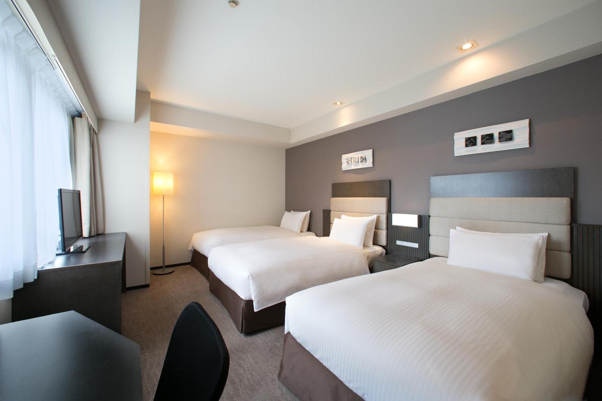 Superior Twin Room with Extra Bed - Non-Smoking
