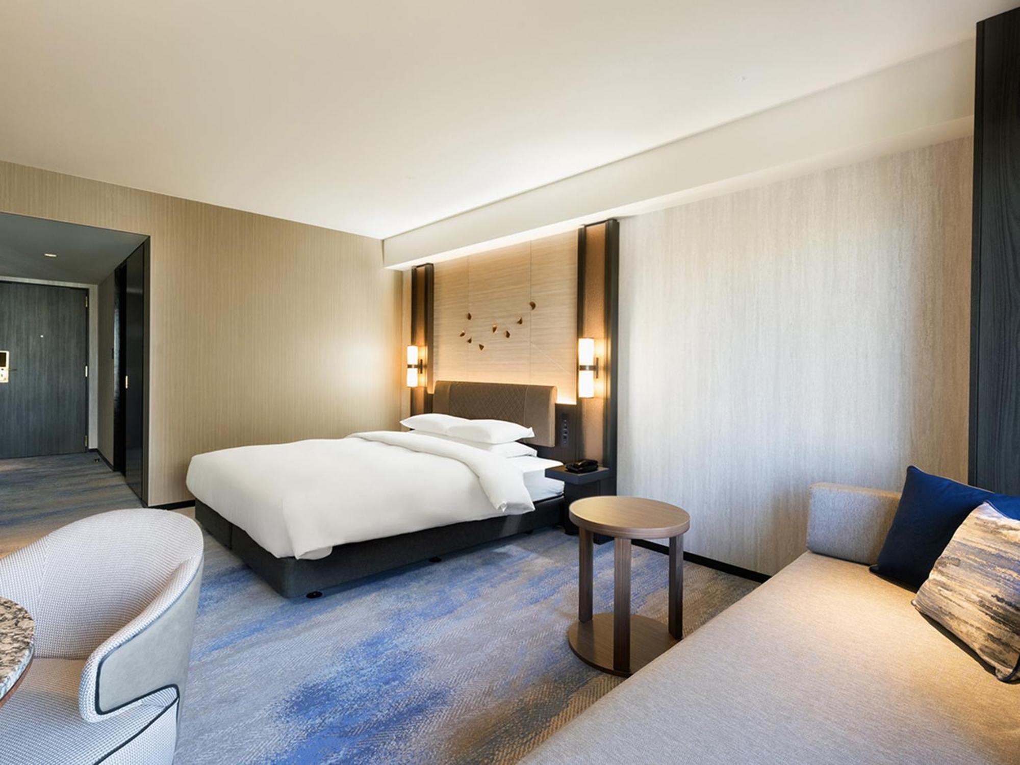 Renovated Deluxe King Room - Non-Smoking