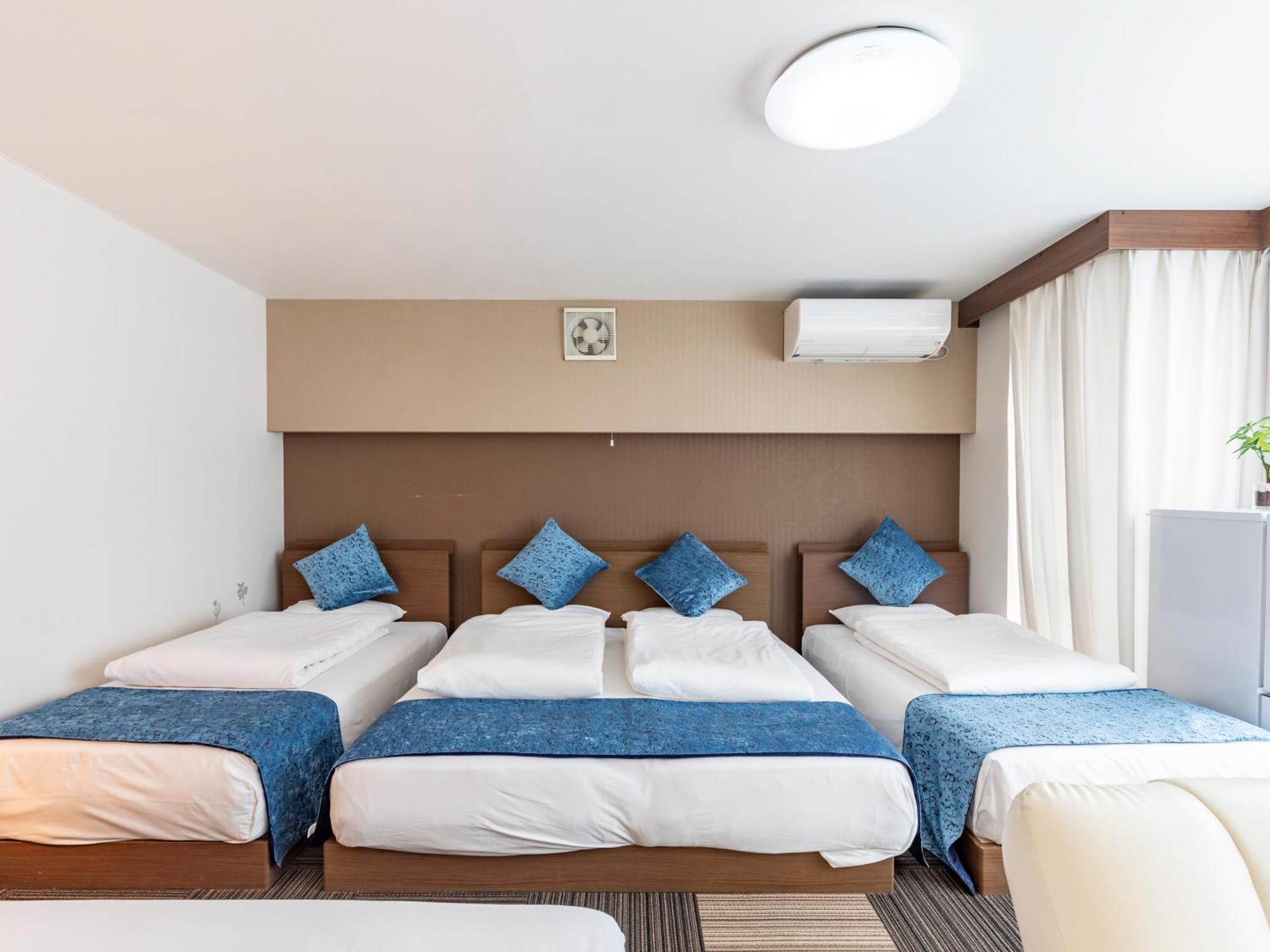 Family Room with River View - Non-Smoking