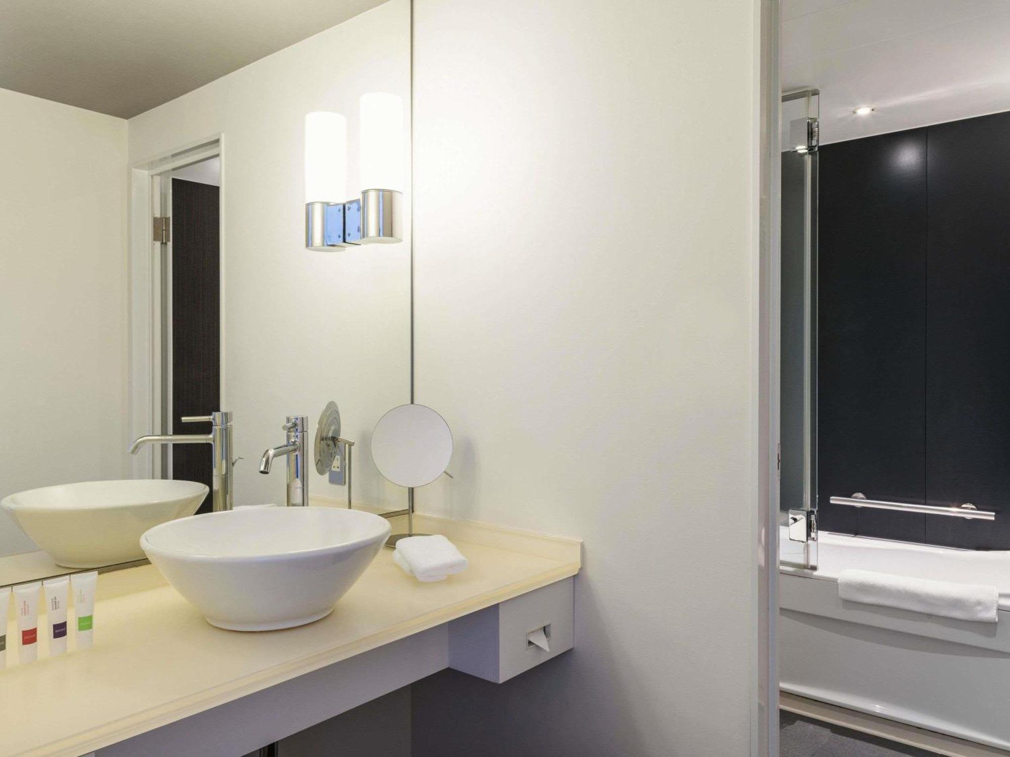 Swiss Advantage Queen Room