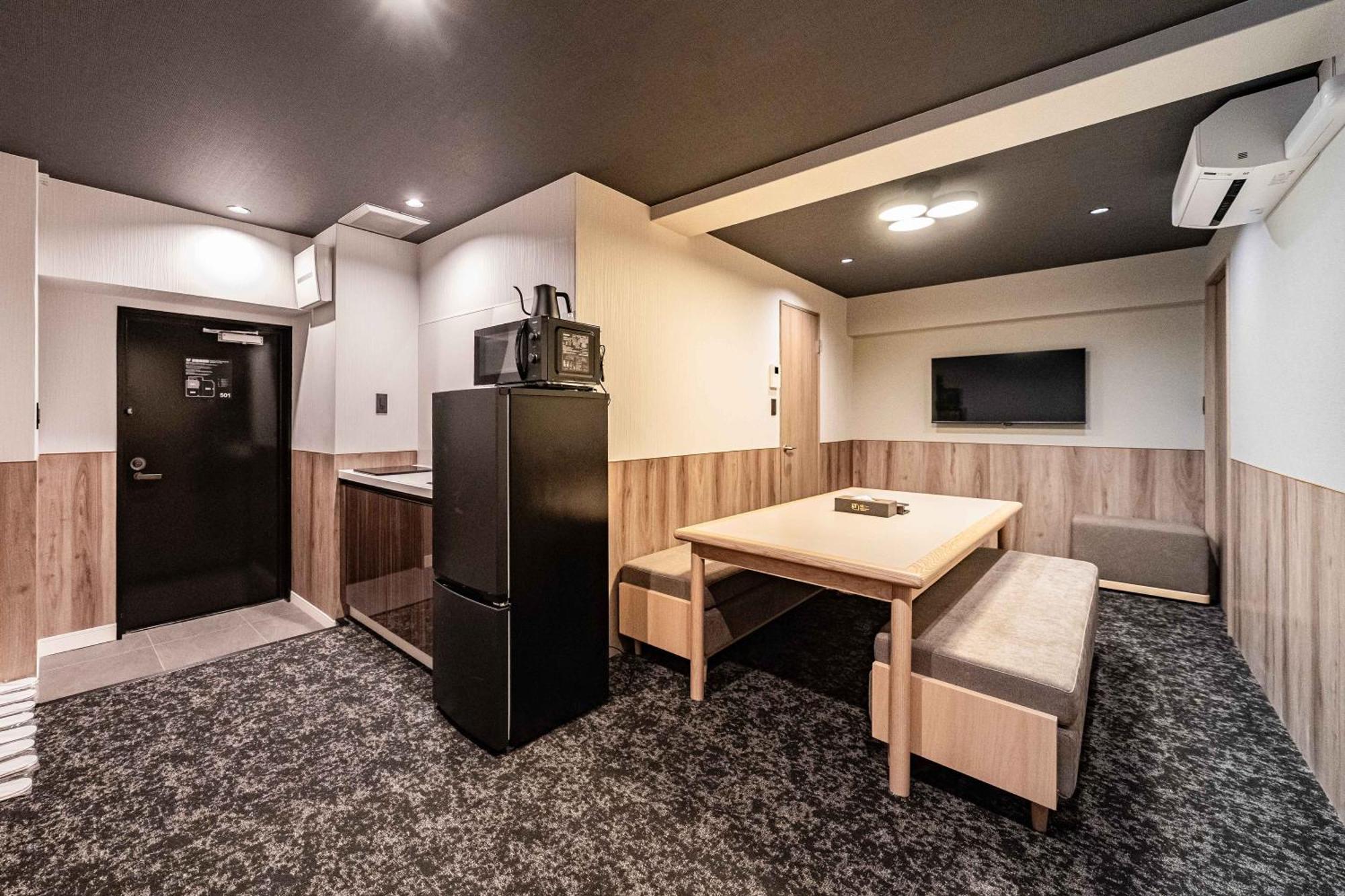 8 Superior Family Suite