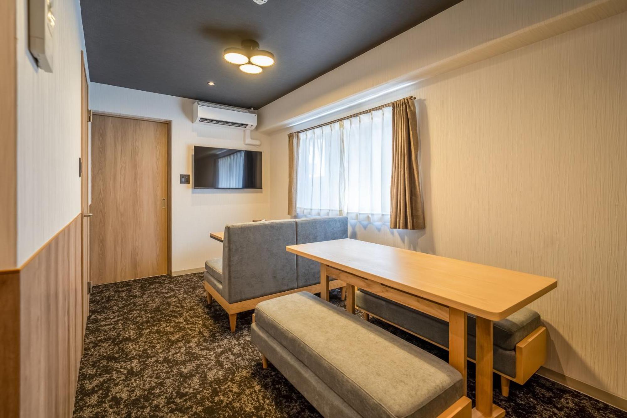 10 Family Suite