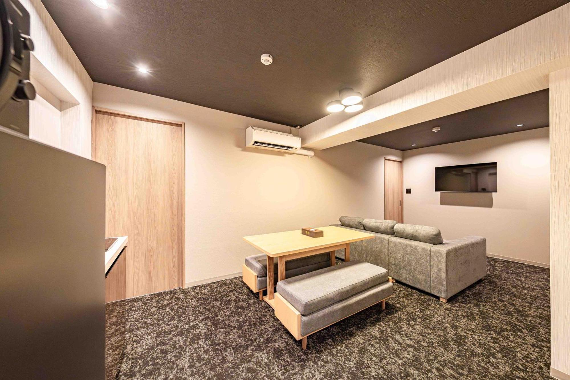 8 Superior Family Suite