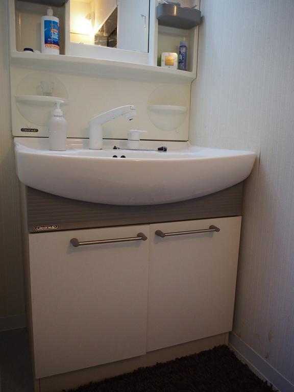 Twin Room with Shared Bathroom (Female),226998878:JPEG