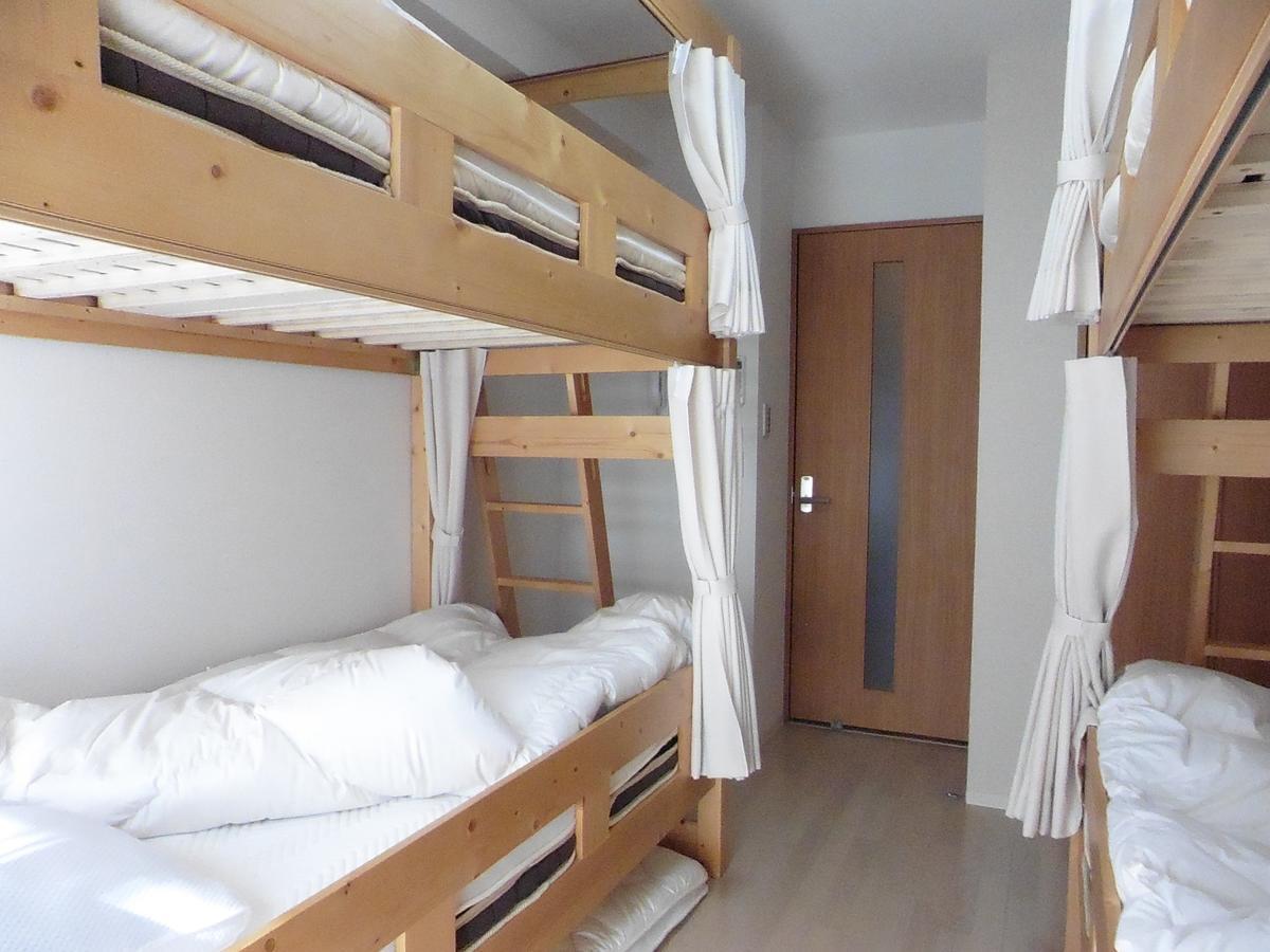 Dormitory Room,1726928719:JPEG