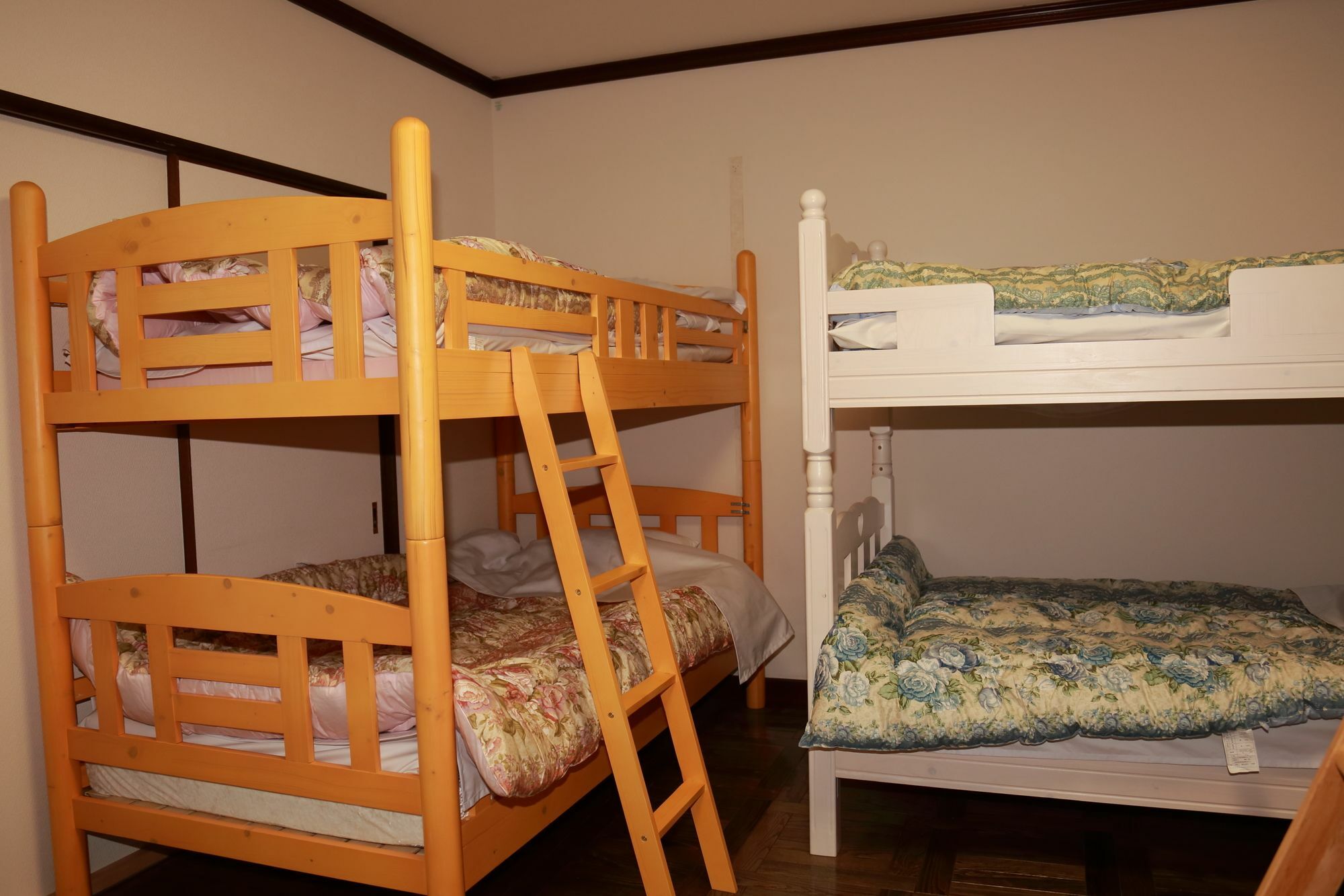 Habitación Compartida Mixta de 6 camas