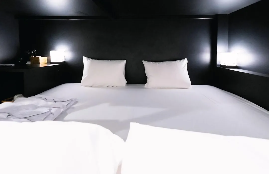 Hotel Trad Replay-1