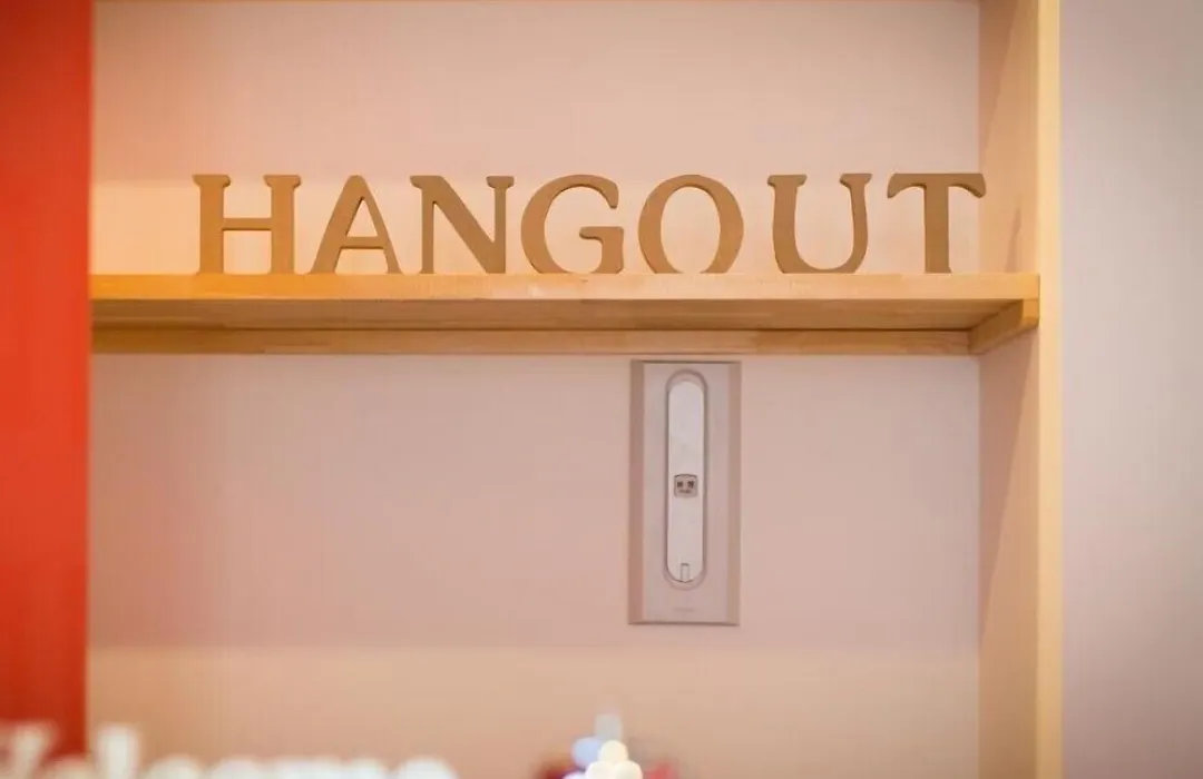 Dot Hotel Hangout-1