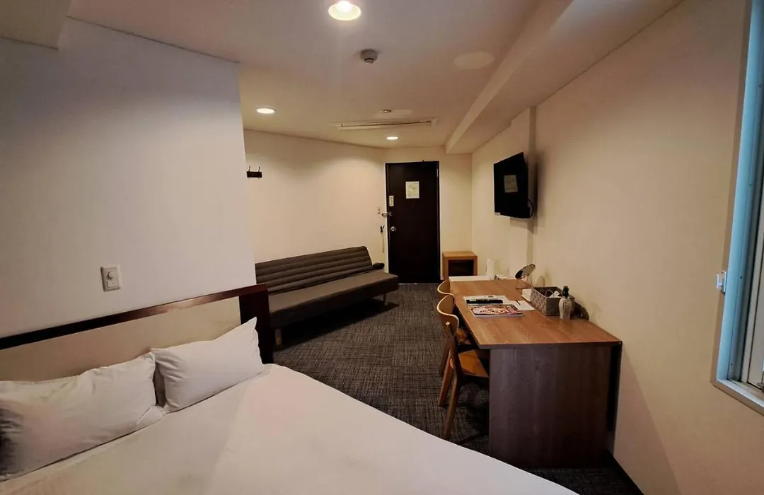 Grampus Inn Osaka Namba-1