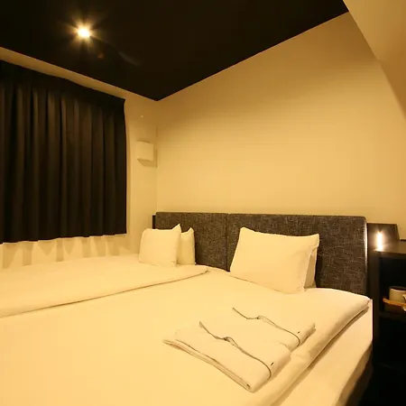 Hotel Trad Replay-2