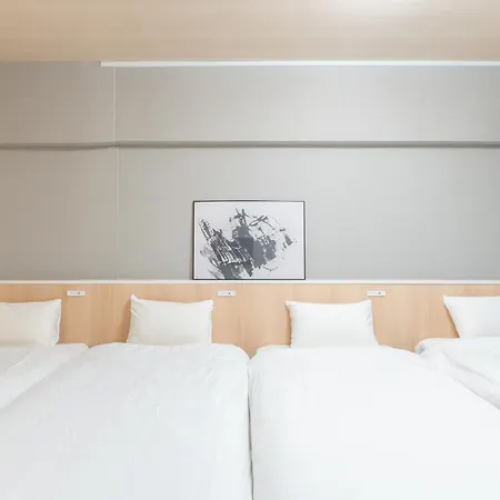 Une Apartment Hotel-2