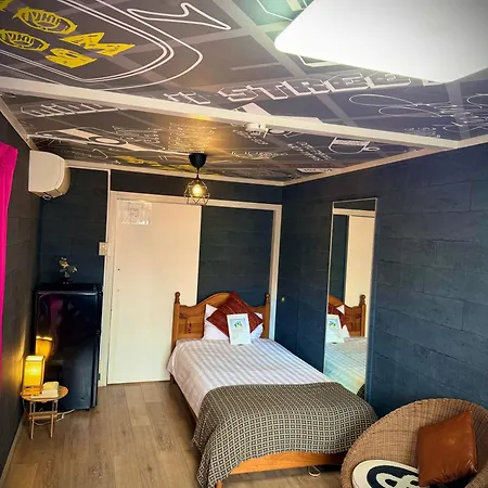 Sanacion Namba: Spacious 5LDK with BBQ-Ready Balcony-2